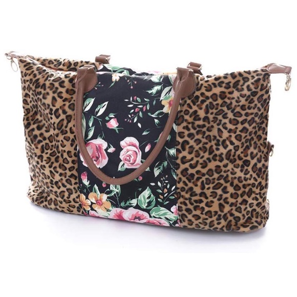 🔥 Limited! Faux Suede Leopard Floral Weekender - Picture 4 of 8